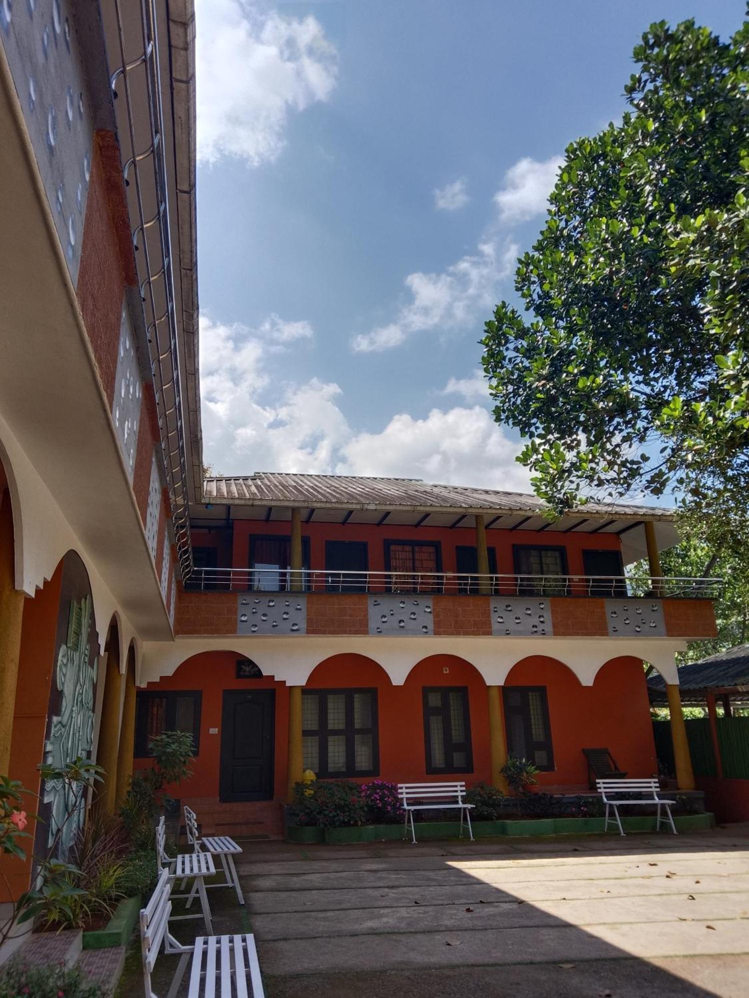 Jungle Valley Ayurvedic Spa Resort Meppādi エクステリア 写真